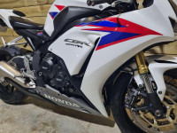 HONDA CBR1000RR Fireblade