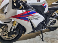 HONDA CBR1000RR Fireblade
