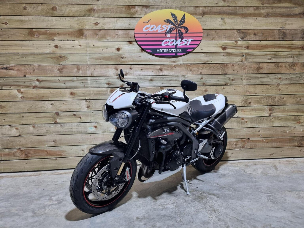 TRIUMPH SPEED TRIPLE 1050