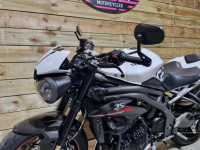 TRIUMPH SPEED TRIPLE 1050