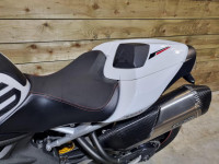 TRIUMPH SPEED TRIPLE 1050