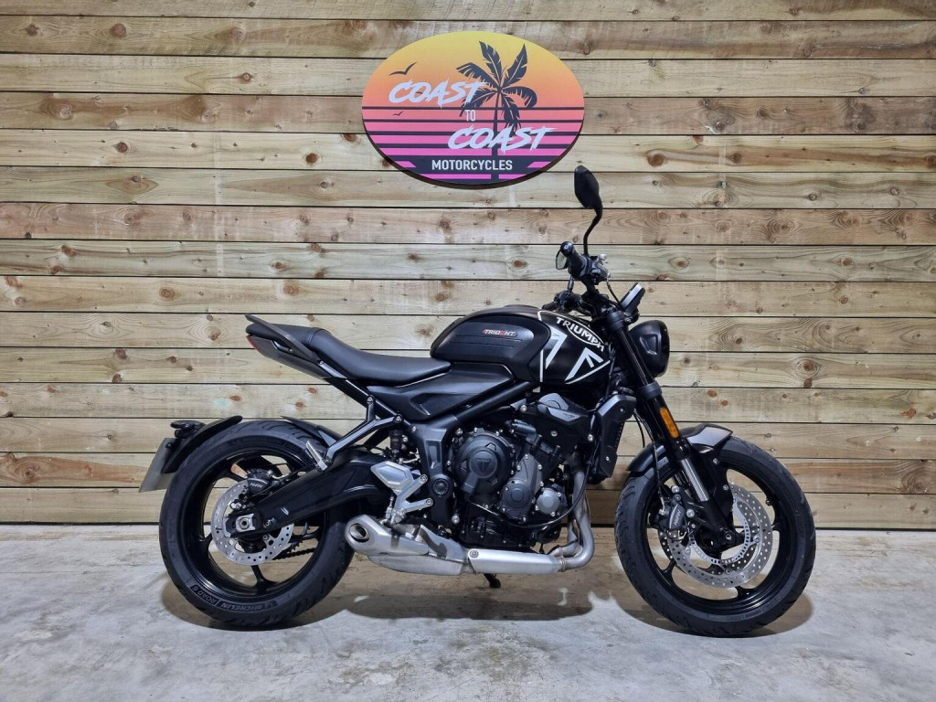 TRIUMPH TRIDENT 660