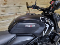 TRIUMPH TRIDENT 660