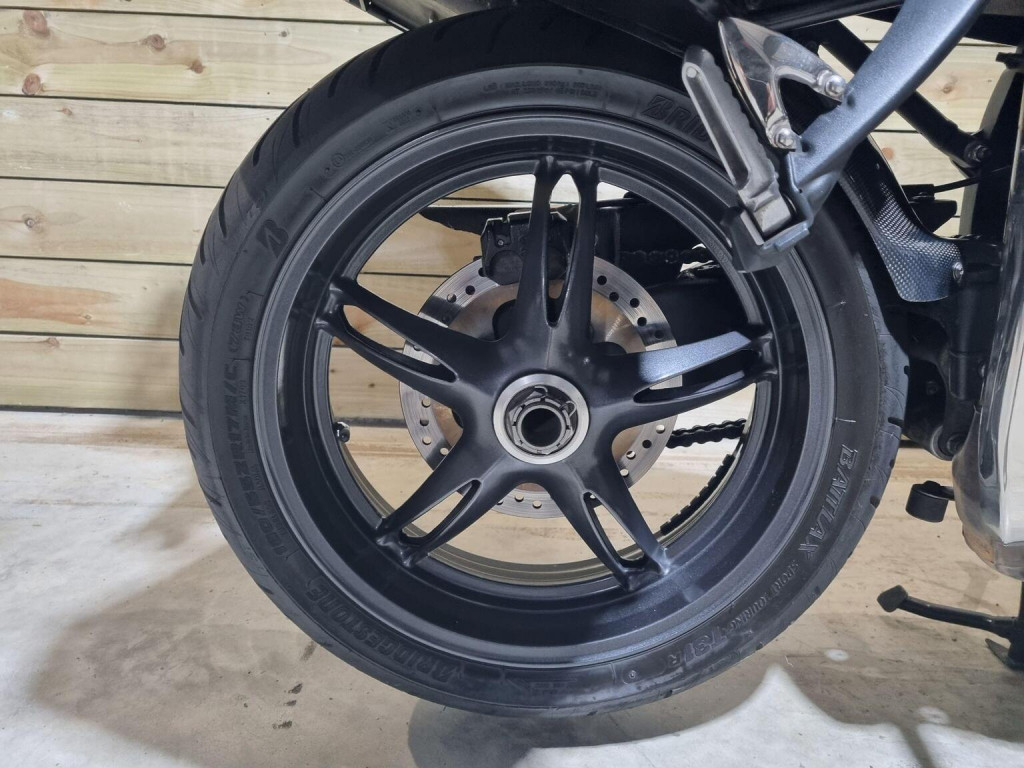 TRIUMPH SPRINT ST 1050