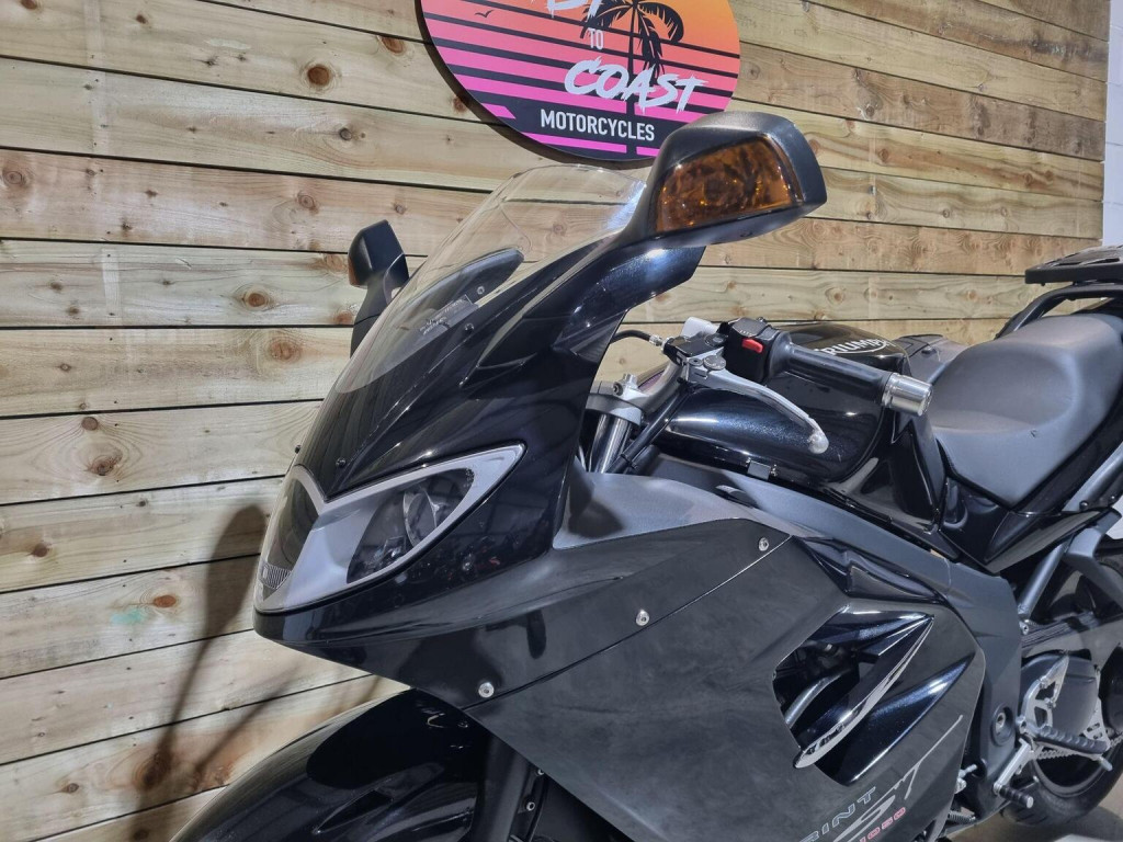 TRIUMPH SPRINT ST 1050