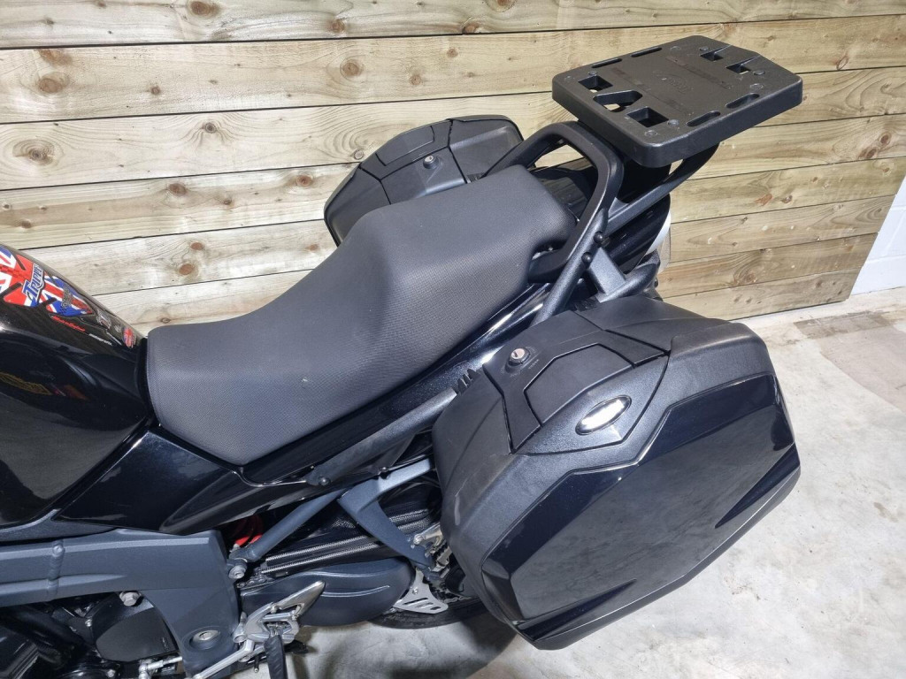 TRIUMPH SPRINT ST 1050