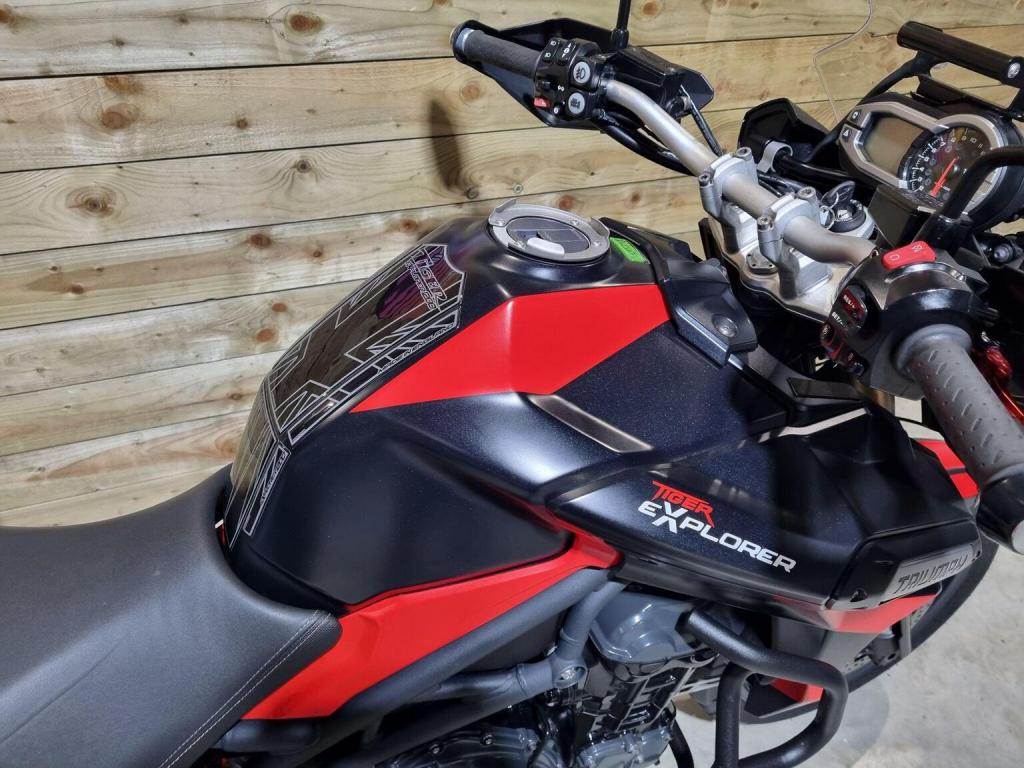 TRIUMPH Explorer
