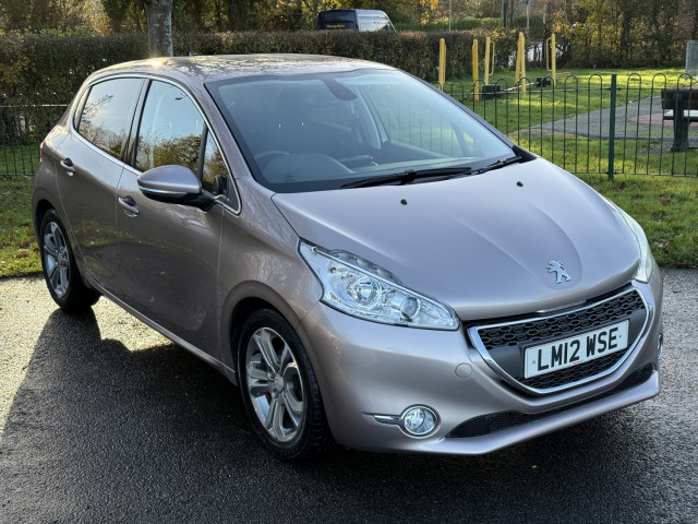 PEUGEOT 208 1.4 VTi Allure