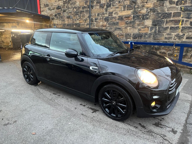 MINI HATCH