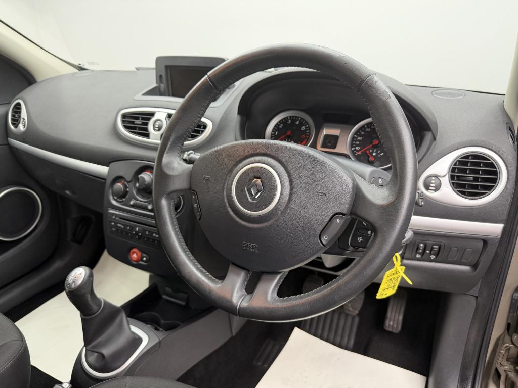 RENAULT CLIO