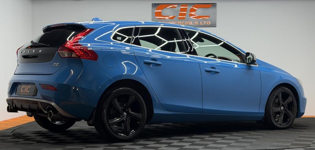 VOLVO V40
