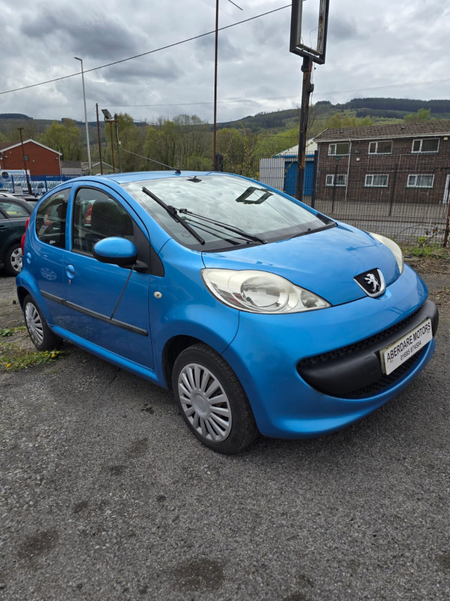 PEUGEOT 107