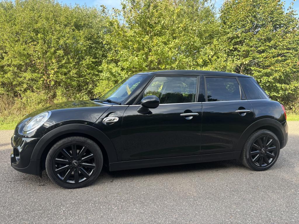 MINI HATCH