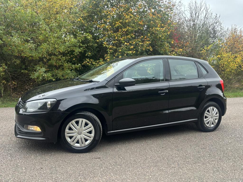 VOLKSWAGEN POLO