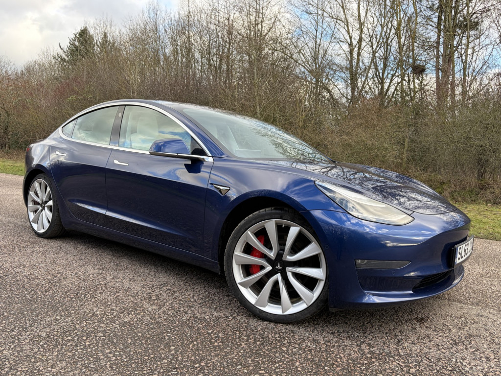 TESLA MODEL 3