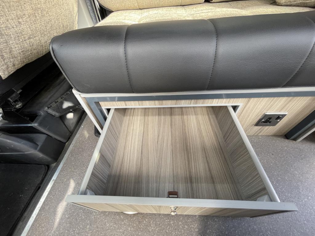 VOLKSWAGEN LEISUREDRIVE VIVANTE