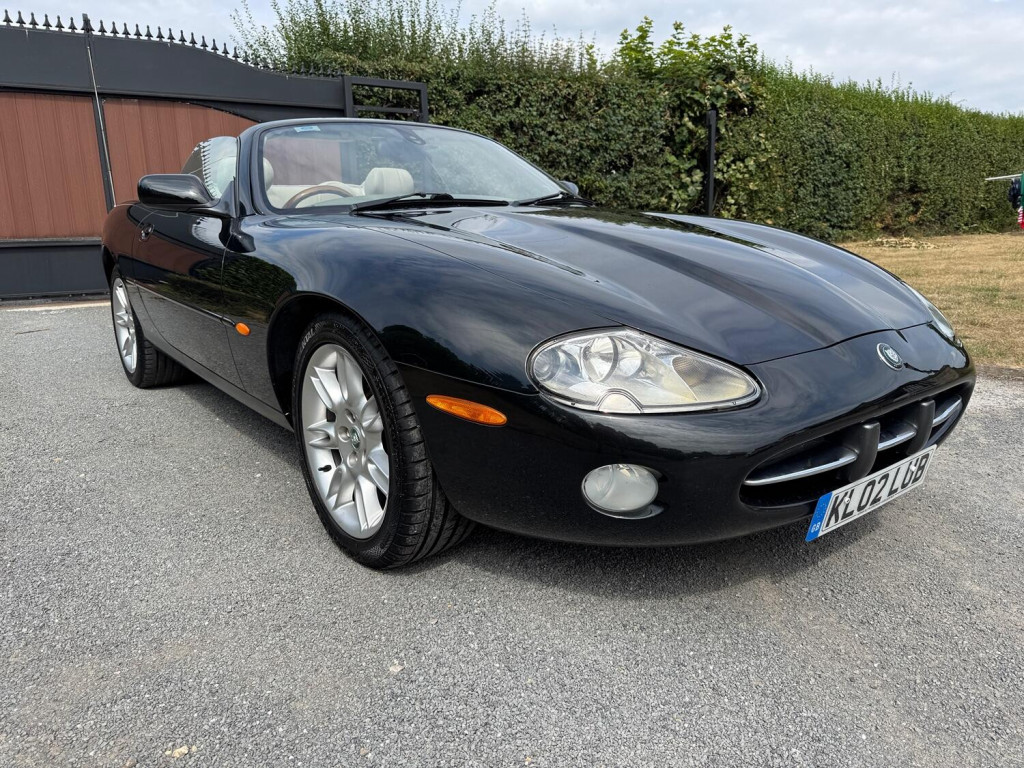 JAGUAR XK8
