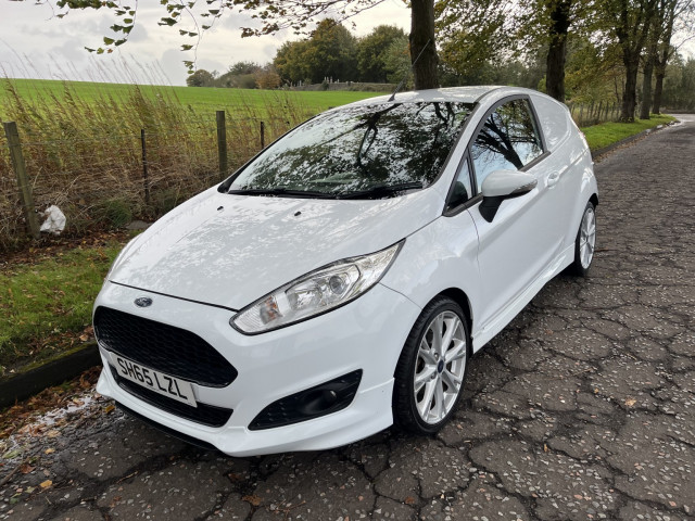 FORD FIESTA VAN 1.5 TDCi Sport
