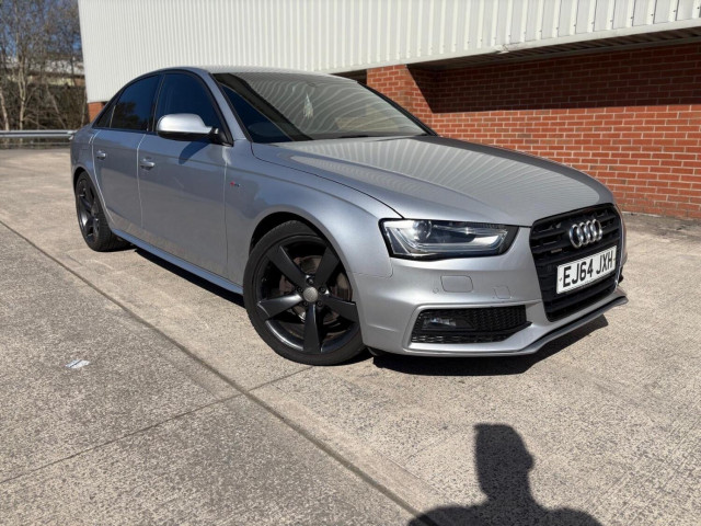 AUDI A4 2.0 TDI Black Edition