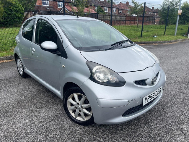 TOYOTA AYGO 1.0 VVT-i Platinum Euro 4 5dr