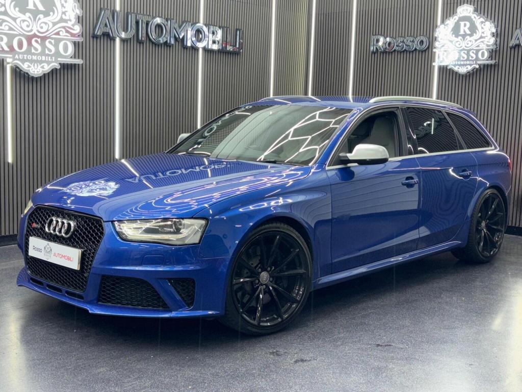 AUDI RS4