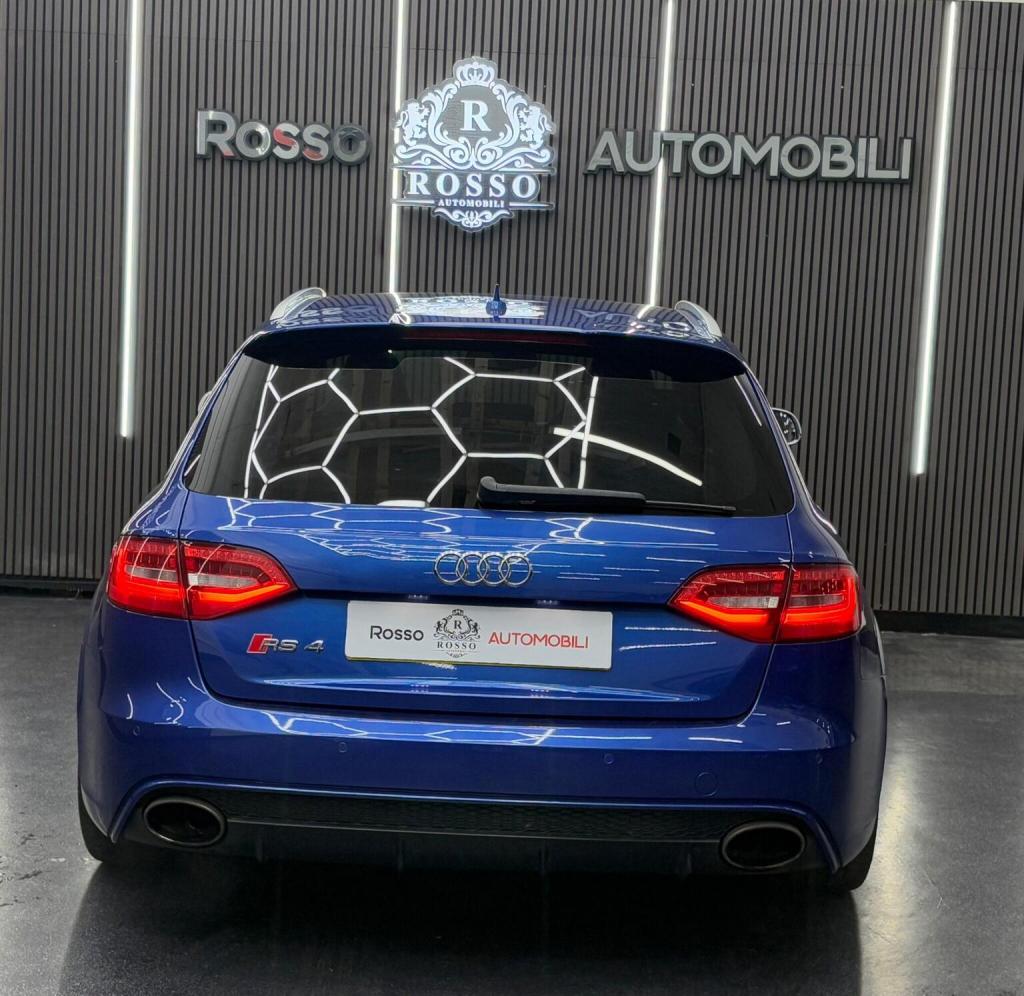 AUDI RS4