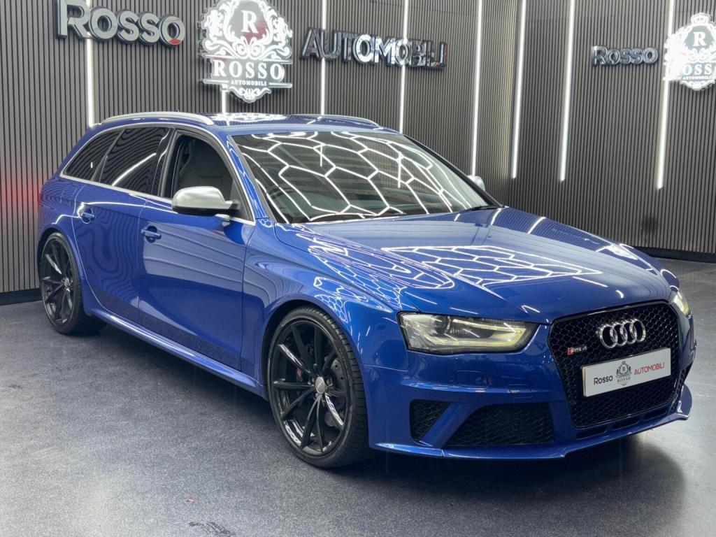 AUDI RS4