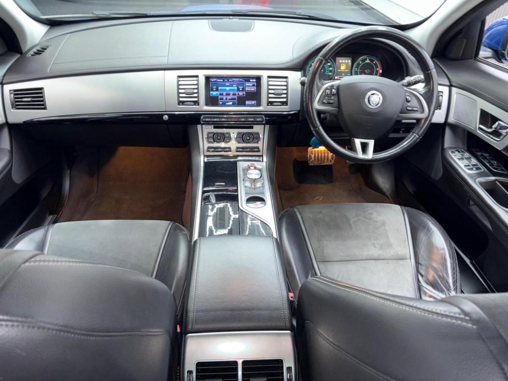 JAGUAR XF