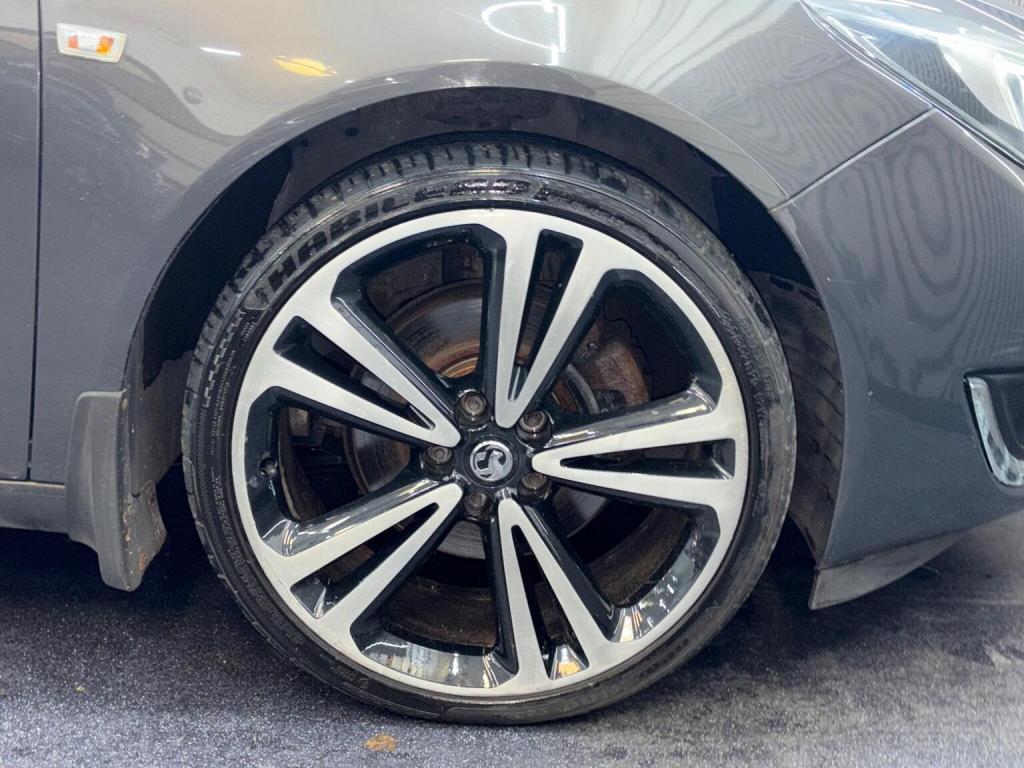 VAUXHALL INSIGNIA