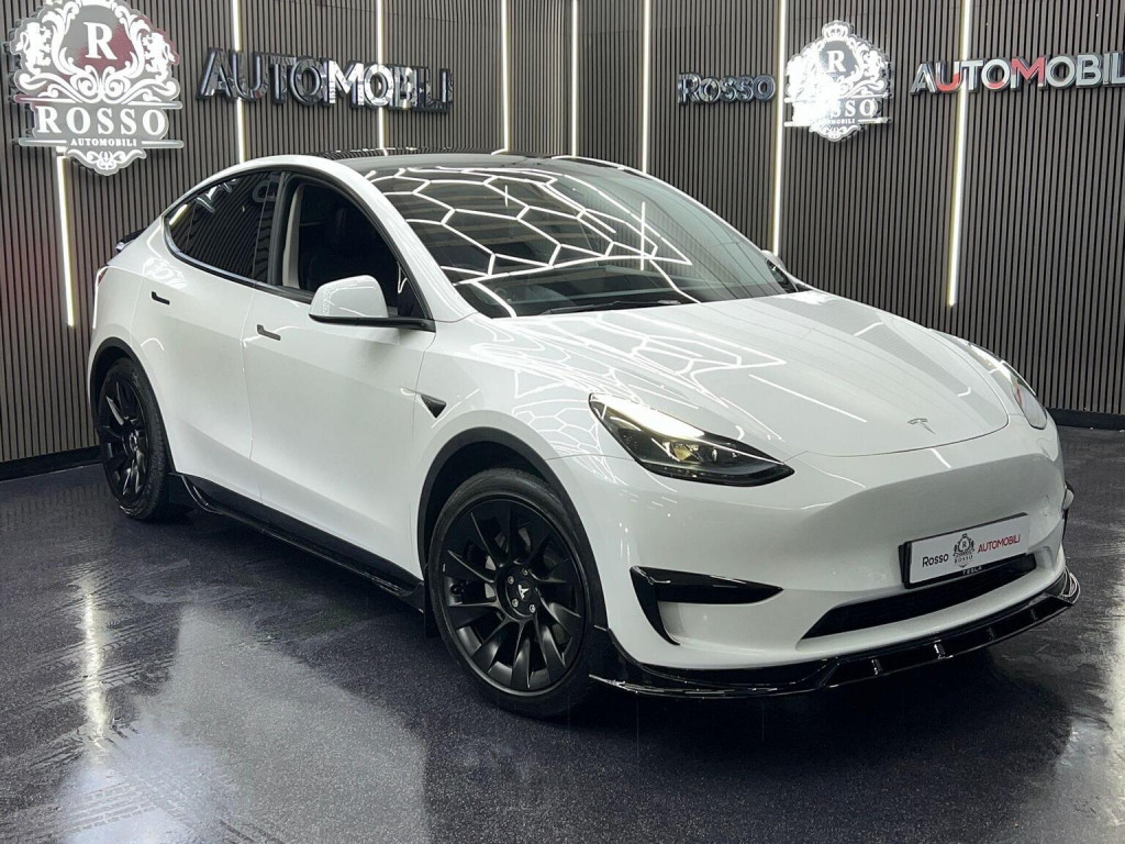 TESLA MODEL Y