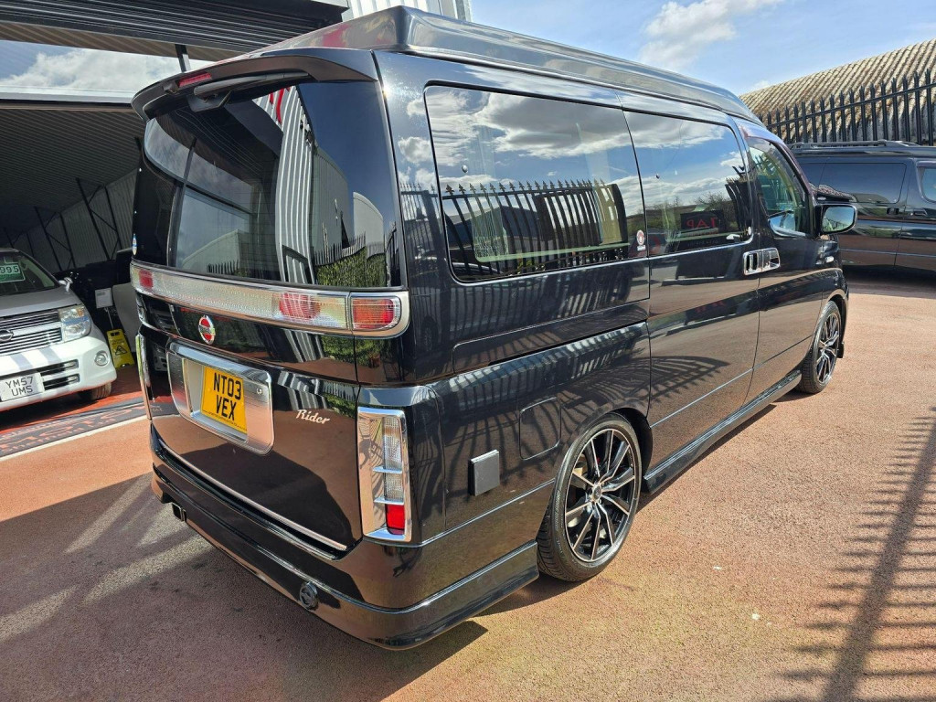 NISSAN ELGRAND