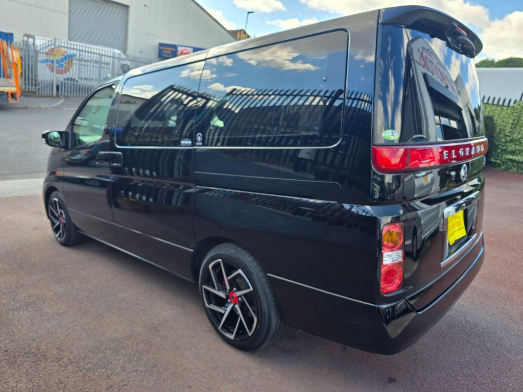 NISSAN ELGRAND