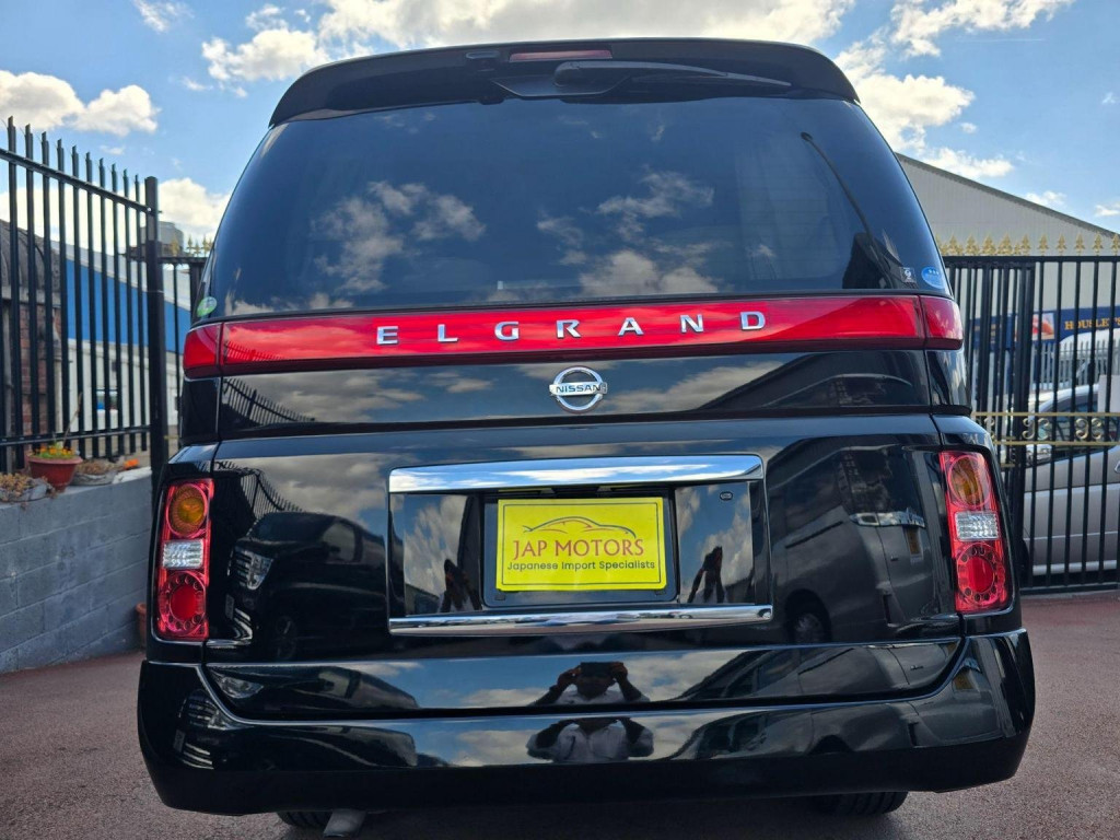 NISSAN ELGRAND