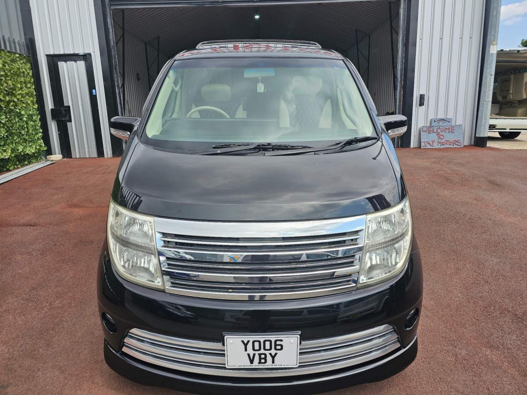 NISSAN ELGRAND