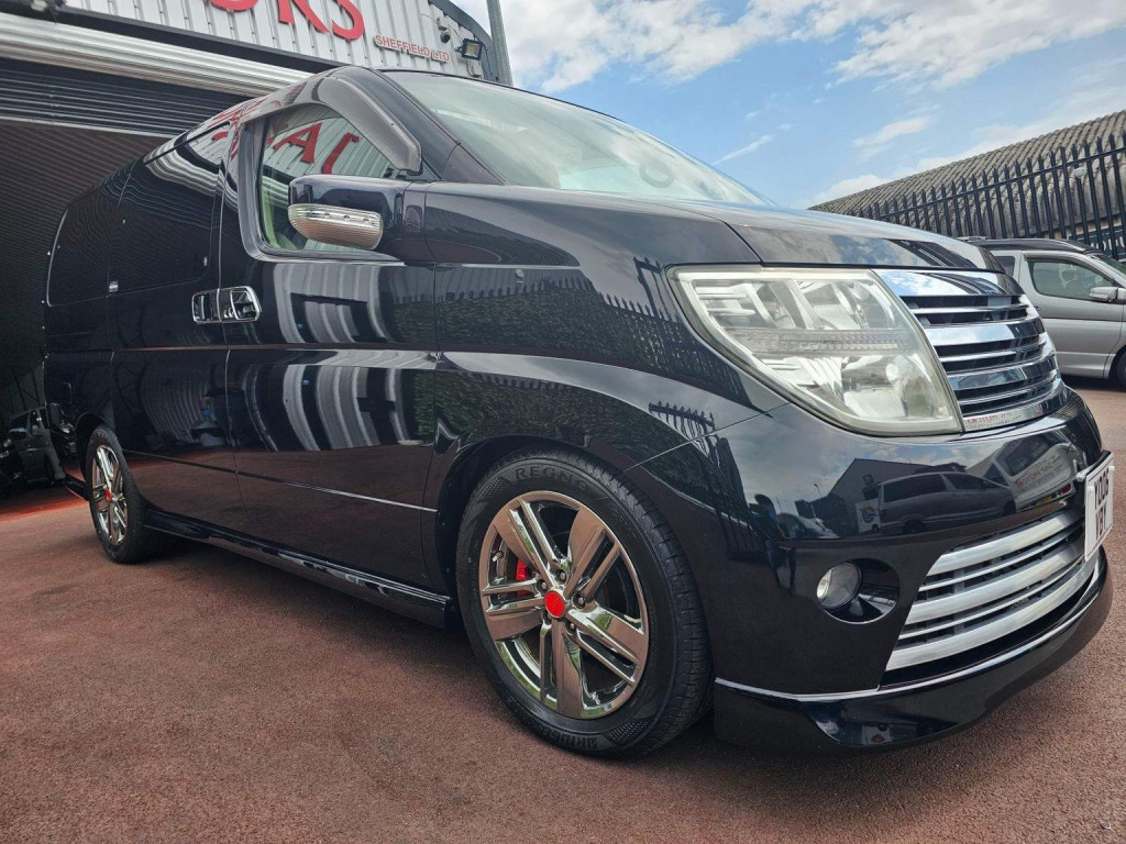 NISSAN ELGRAND