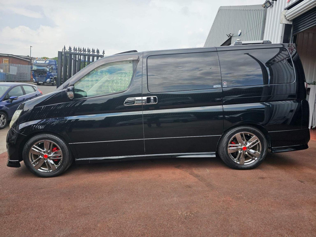 NISSAN ELGRAND