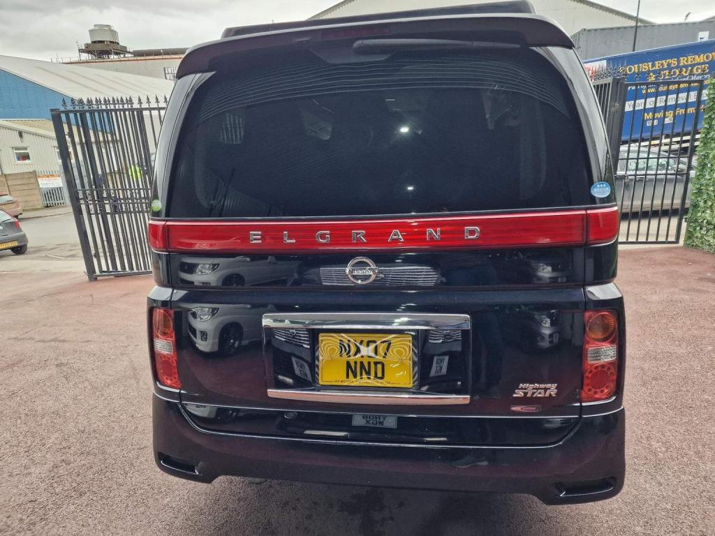 NISSAN ELGRAND