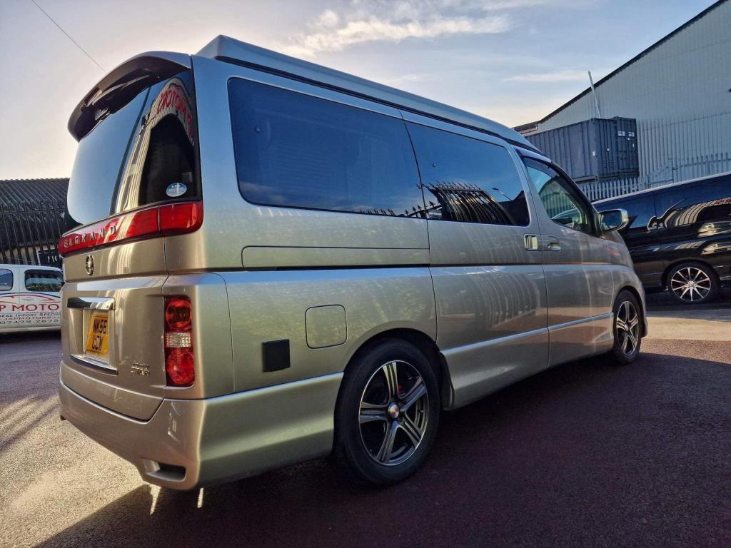 NISSAN ELGRAND