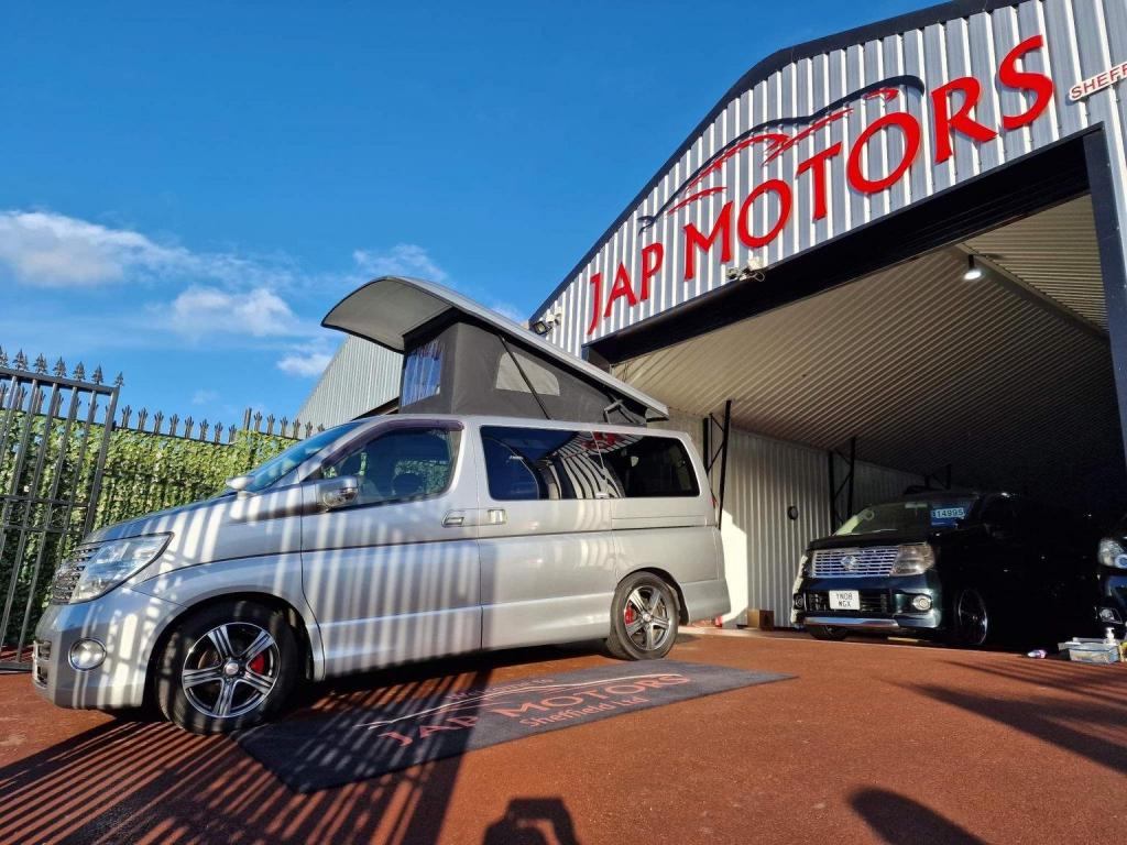 NISSAN ELGRAND