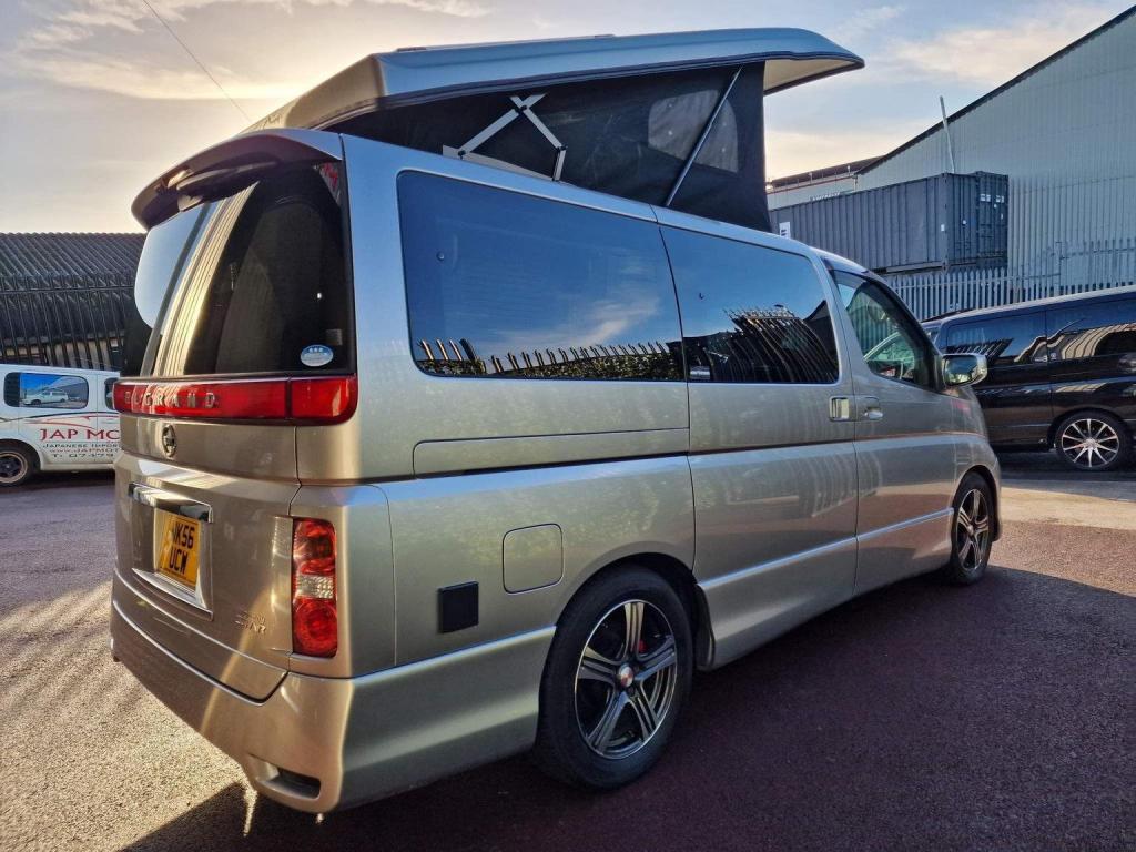 NISSAN ELGRAND