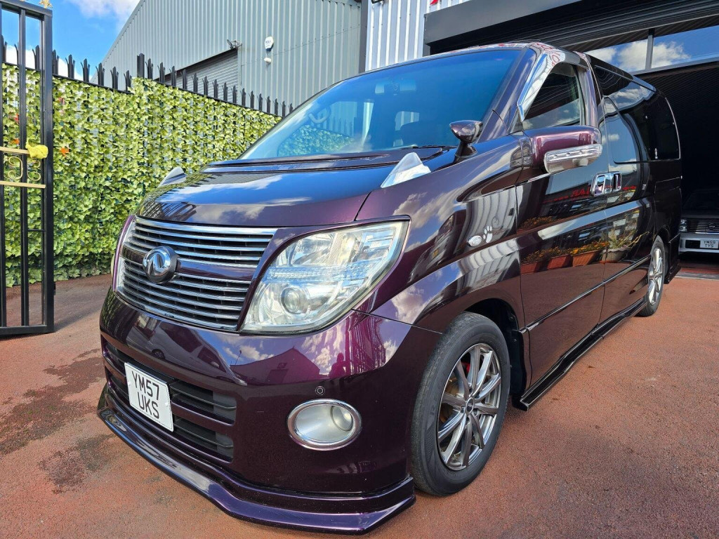 NISSAN ELGRAND