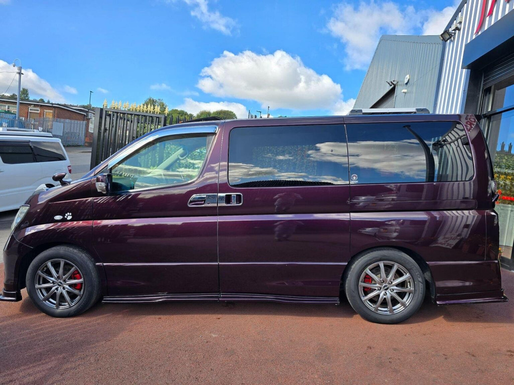 NISSAN ELGRAND