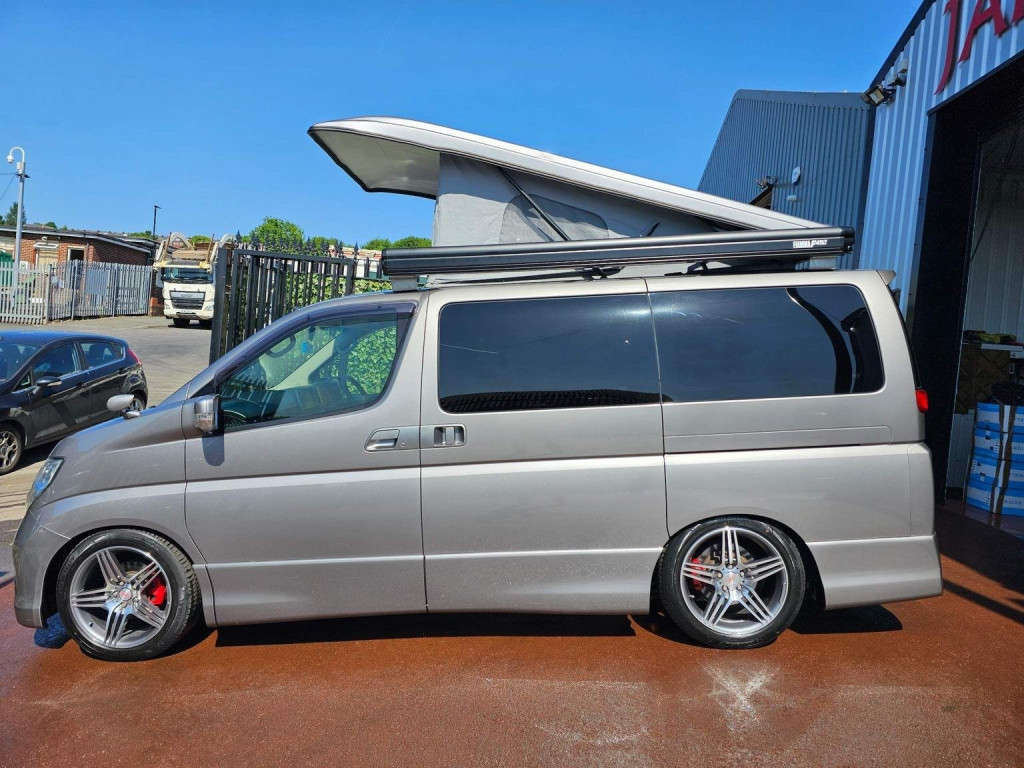 NISSAN ELGRAND