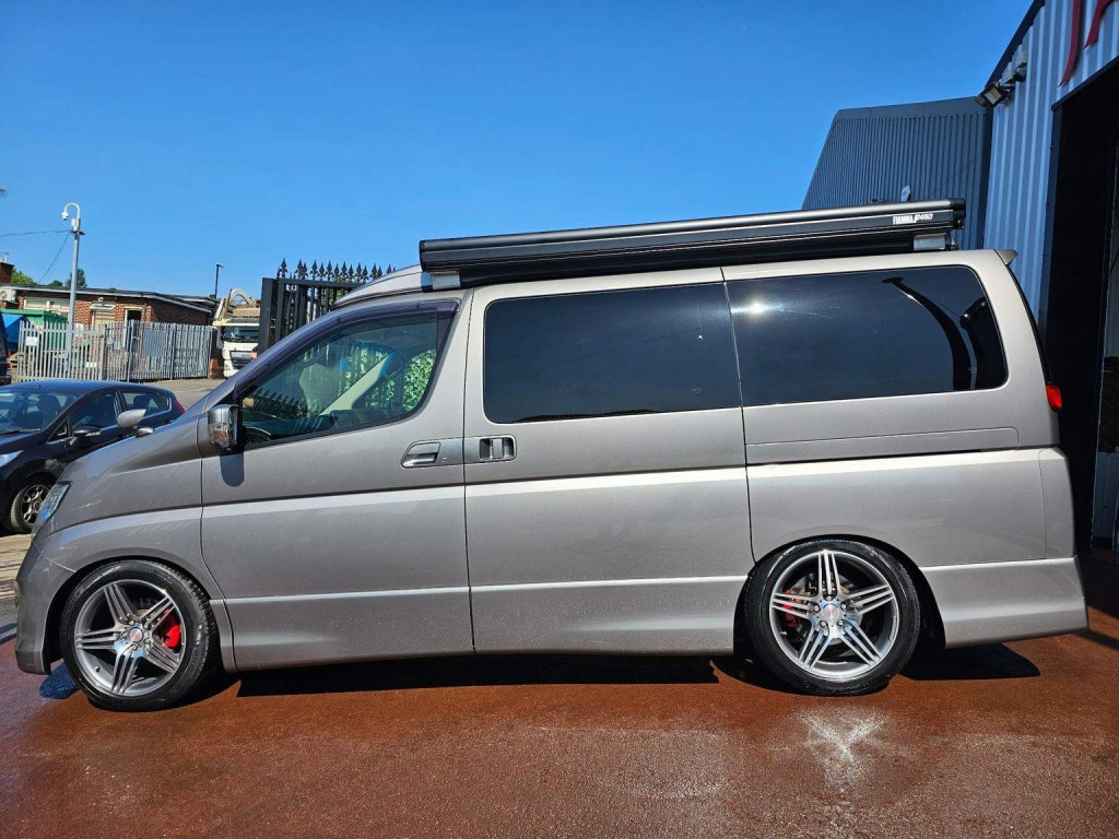 NISSAN ELGRAND