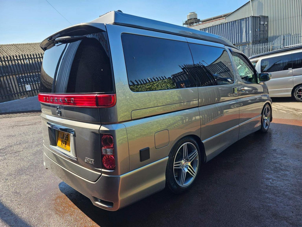 NISSAN ELGRAND