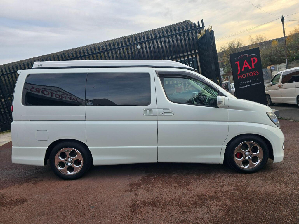 NISSAN ELGRAND
