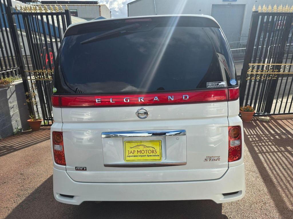 NISSAN ELGRAND