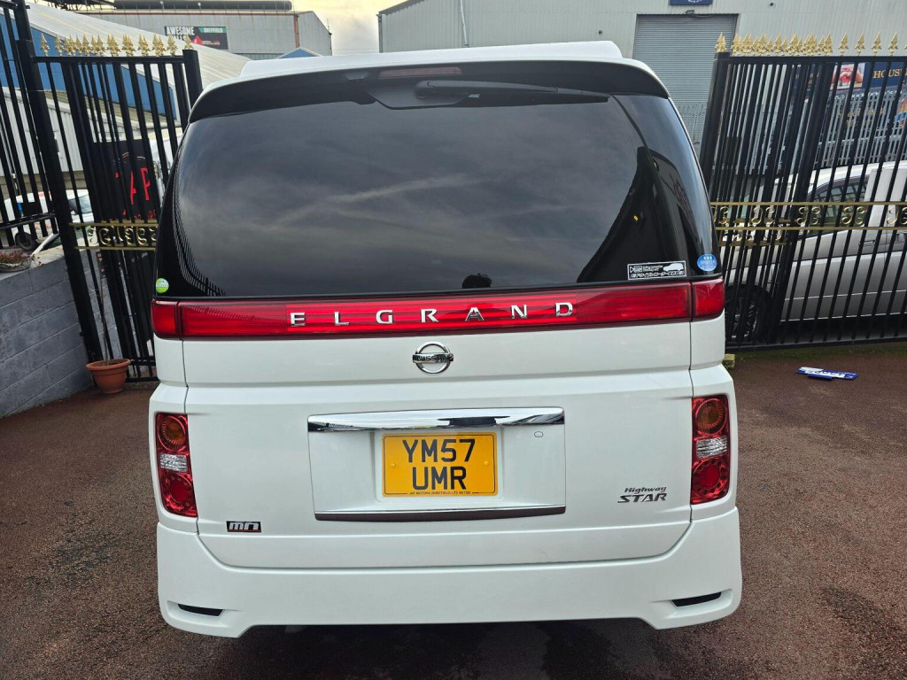 NISSAN ELGRAND