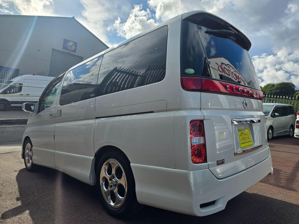 NISSAN ELGRAND