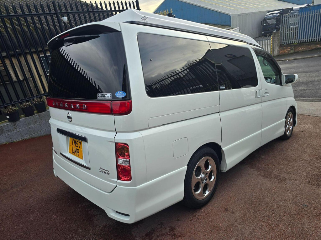 NISSAN ELGRAND